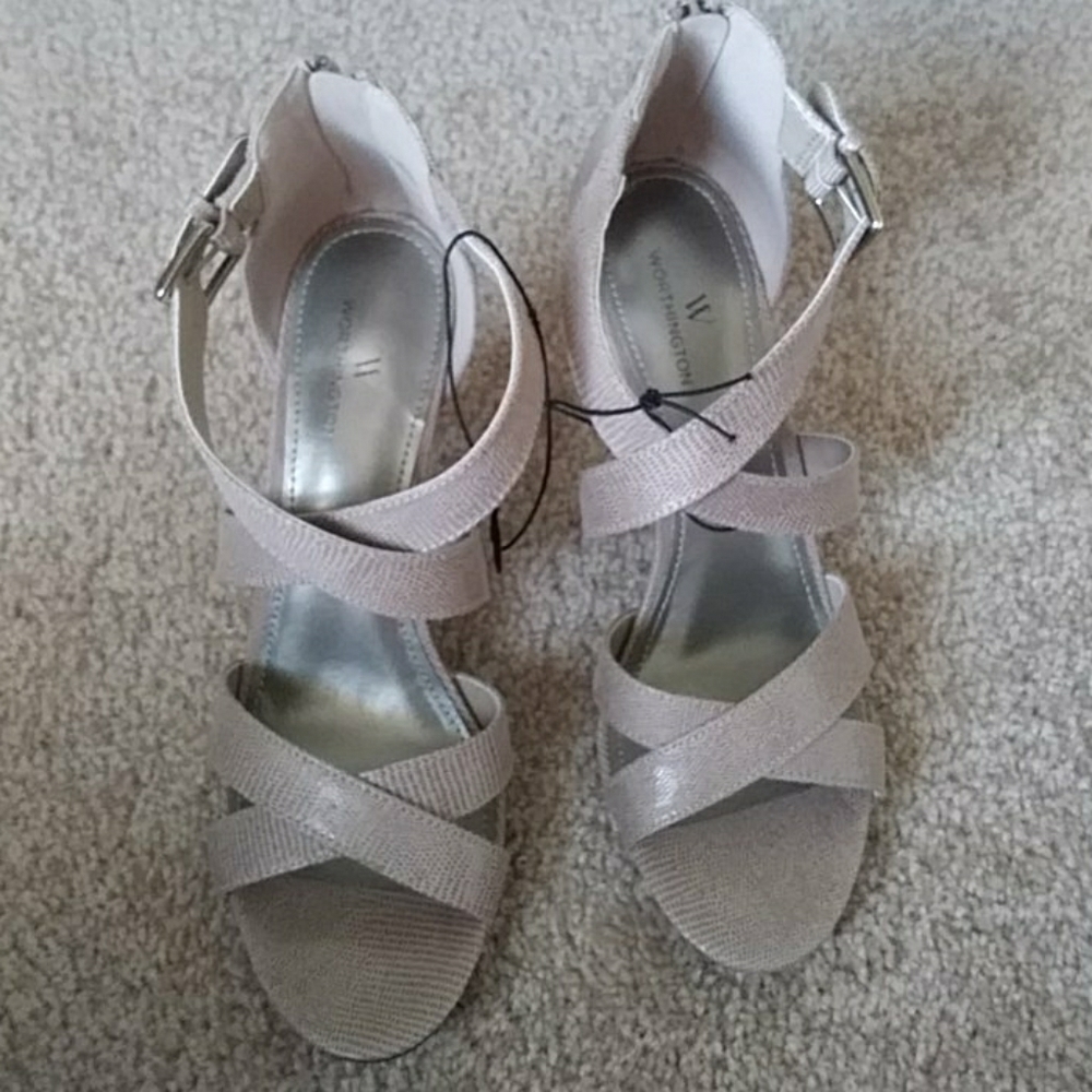 Shoe